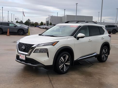 Certified 2023 Nissan Rogue SL w/ SL Premium Package image 3