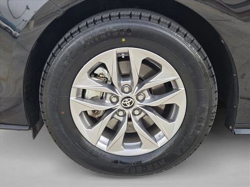 Used 2024 Toyota Sienna XLE image 23