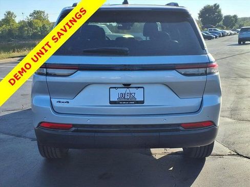 New 2025 Jeep Grand Cherokee 4WD image 22