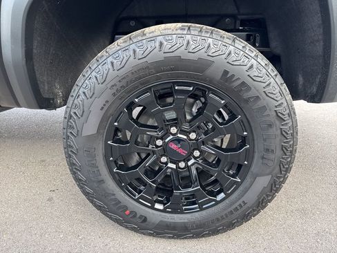 New 2026 GMC Canyon Elevation w/ Convenience Package image 31