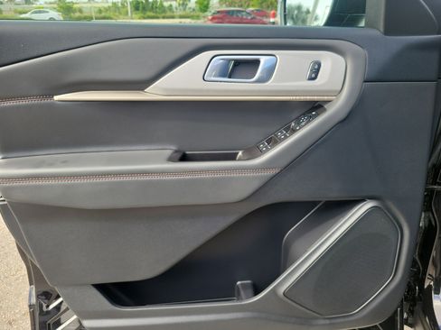 Used 2026 Ford Explorer Active w/ Active Comfort Package image 24