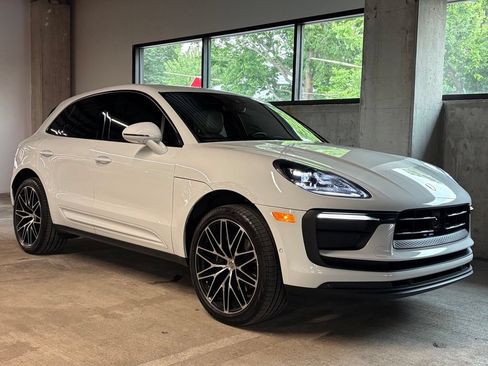 Used 2023 Porsche Macan AWD/4WD image 12