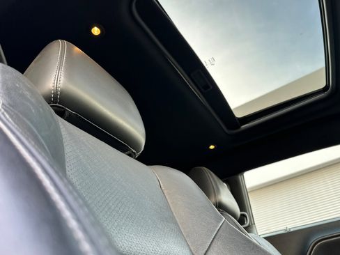 Used 2013 Dodge Challenger R/T image 19