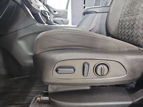 Certified 2024 Chevrolet Equinox LT w/ LPO, Floor Liner Package AWD/4WD image 37