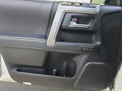 Used 2022 Toyota 4Runner Limited AWD/4WD image 24