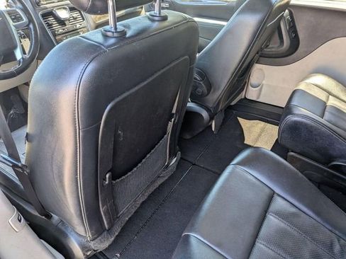 Used 2013 Chrysler Town & Country Touring-L w/ Driver Convenience Group FWD image 23