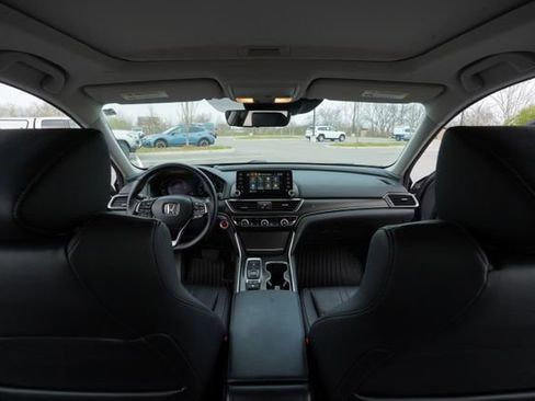 Used 2019 Honda Accord Touring image 25