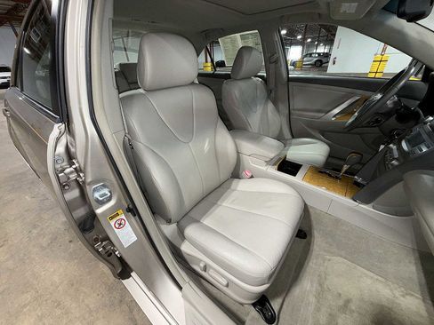 Used 2007 Toyota Camry XLE image 16