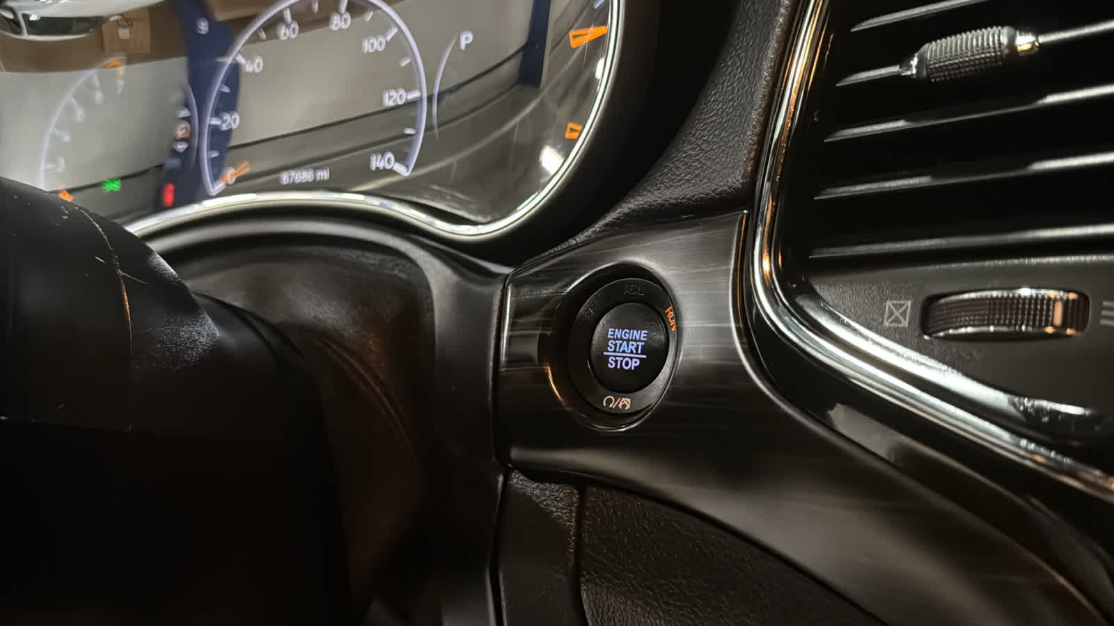 Used 2020 Jeep Grand Cherokee Altitude AWD/4WD image 20