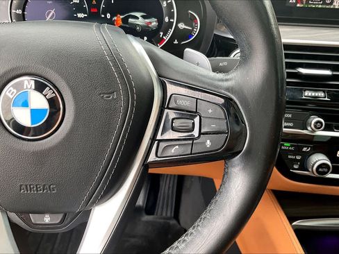 Used 2019 BMW 530i w/ Luxury Package RWD image 23