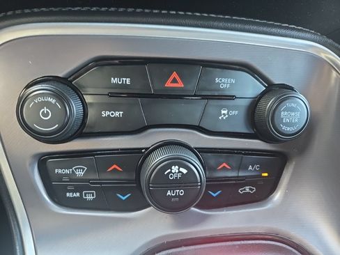 Used 2019 Dodge Challenger SXT RWD image 20