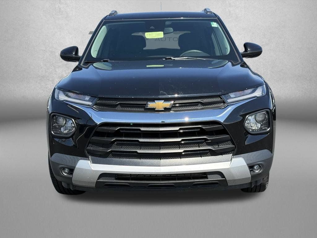 Used 2023 Chevrolet TrailBlazer LT AWD/4WD image 3