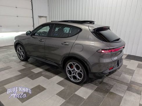 Used 2024 Alfa Romeo Tonale Veloce AWD/4WD image 2
