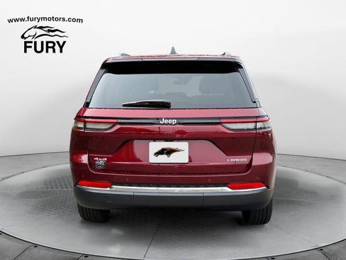 Used 2025 Jeep Grand Cherokee Laredo w/ Luxury Tech Group I AWD/4WD image 5