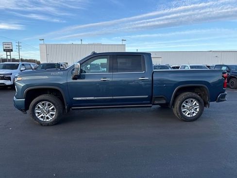 Used 2025 Chevrolet Silverado 3500 High Country w/ High Country Premium Package image 2