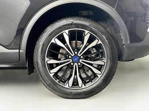 Used 2022 Ford Escape SEL w/ SEL Stealth AWD Package image 11