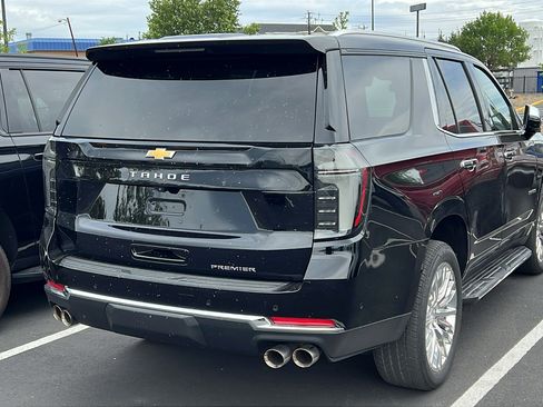 Used 2025 Chevrolet Tahoe Premier AWD/4WD image 2