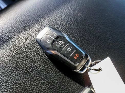 Used 2015 Ford F150 Lariat image 37