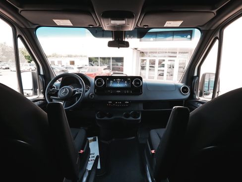 Used 2026 Mercedes-Benz Sprinter 2500 image 30