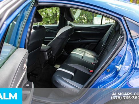 Used 2025 Toyota Camry SE image 18