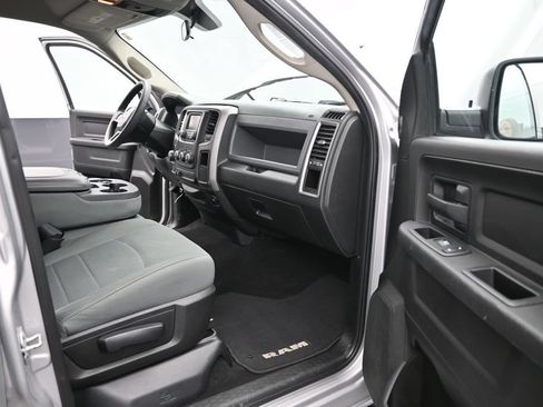 Used 2018 RAM 1500 Express w/ Express Value Package AWD/4WD image 17