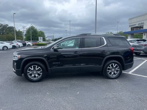 Used 2023 GMC Acadia SLT FWD image 2
