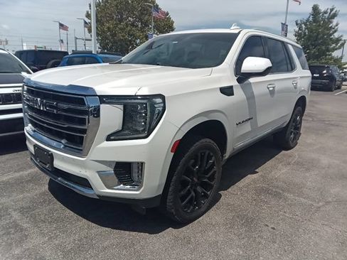Used 2023 GMC Yukon SLT AWD/4WD image 3
