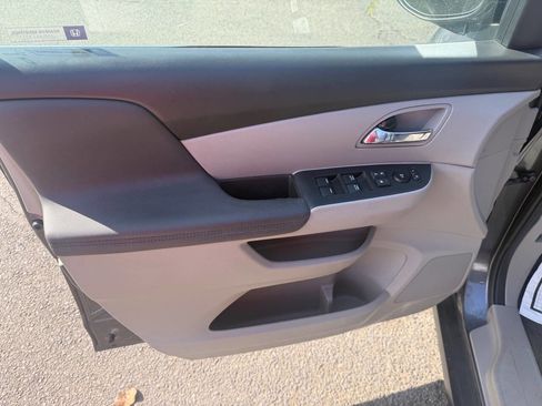 Used 2017 Honda Odyssey EX-L image 7