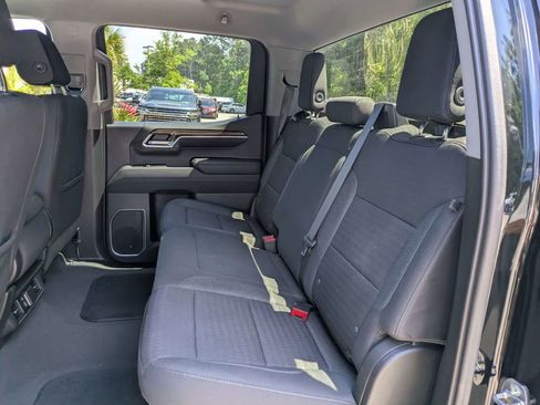 Used 2023 Chevrolet Silverado 1500 LT AWD/4WD image 14