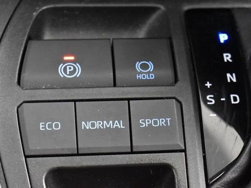 Used 2020 Toyota RAV4 XLE image 22