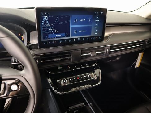 New 2026 Lincoln Corsair Premiere image 5