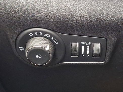 Certified 2024 Jeep Compass Limited image 27