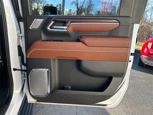 Used 2024 GMC Sierra 3500 Denali Ultimate image 17