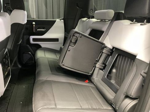 Used 2024 GMC Hummer EV 2X AWD/4WD image 9