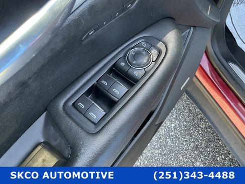 Used 2018 Cadillac XT5 Luxury w/ Driver Awareness Package FWD image 22