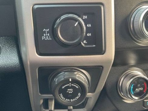 Used 2020 Ford F150 Lariat w/ Equipment Group 502A Luxury AWD/4WD image 35
