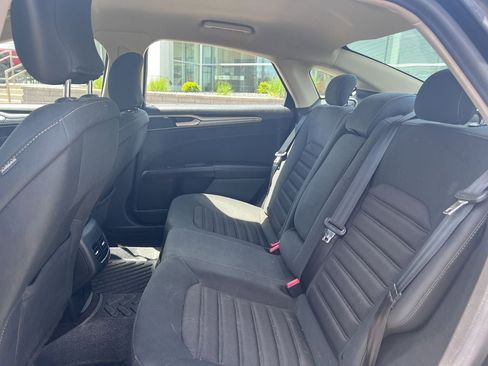 Used 2019 Ford Fusion SE AWD/4WD image 13