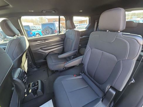 New 2025 Jeep Grand Cherokee L Laredo w/ Luxury Tech Group I image 26