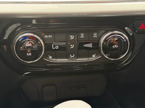 Used 2019 Cadillac XT5 Luxury AWD/4WD image 39