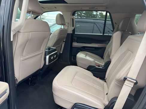 Used 2024 Ford Expedition Limited AWD/4WD image 9