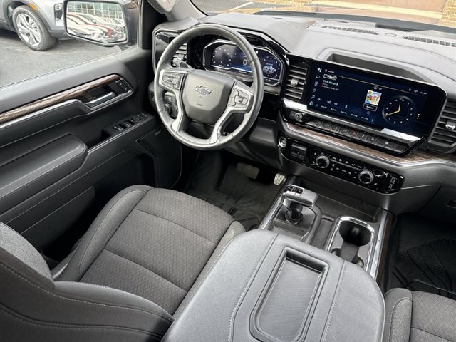 Certified 2022 Chevrolet Silverado 1500 RST w/ Convenience Package II AWD/4WD image 13