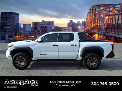 Used 2025 Toyota Tacoma 4x4 Double Cab Hybrid w/ Tow Tech Package image 6