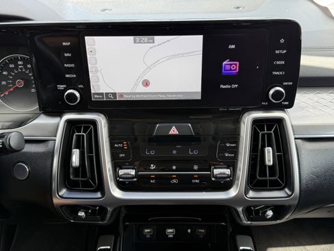 Used 2023 Kia Sorento S w/ Panoramic Sunroof Package FWD image 26