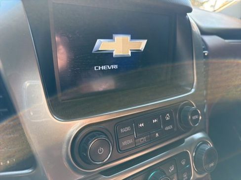 Used 2020 Chevrolet Suburban Premier image 14