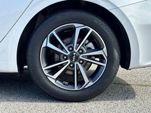 Used 2023 Kia Forte LXS w/ LXS Technology Package image 24