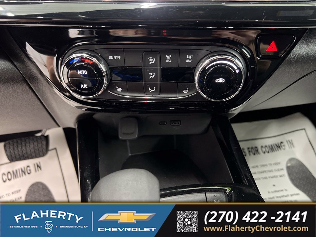 Used 2024 Chevrolet Trax RS w/ Driver Confidence Package FWD image 28