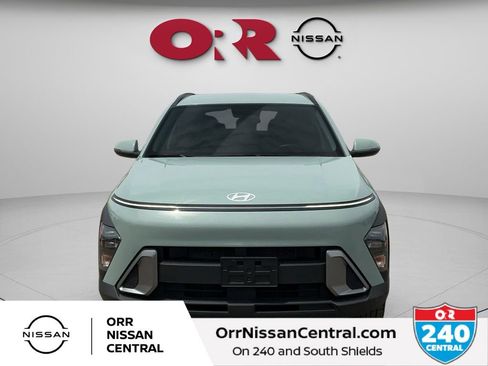 Used 2025 Hyundai Kona SEL AWD/4WD image 2