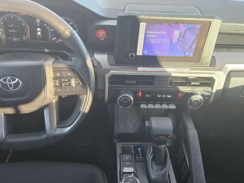 Used 2024 Toyota Tacoma TRD Off-Road image 9