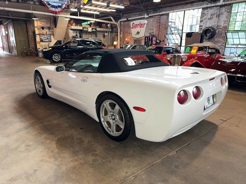 Used 1998 Chevrolet Corvette Convertible w/ Memory Pkg RWD image 5