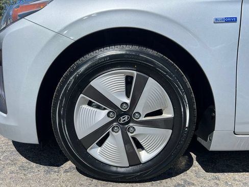 Used 2020 Hyundai Ioniq Blue FWD image 9